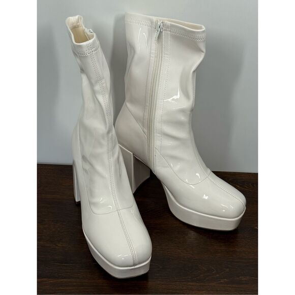 Dream Pairs Elegant White Heeled Boots - Picture 2 of 11